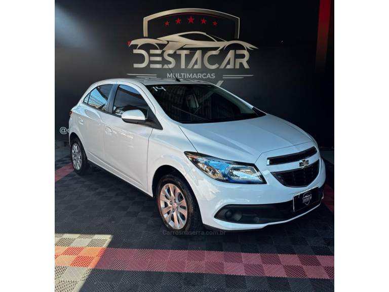 CHEVROLET - ONIX - 2014/2014 - Branca - R$ 45.900,00