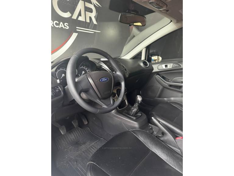 FORD - FIESTA - 2017/2017 - Branca - R$ 54.900,00