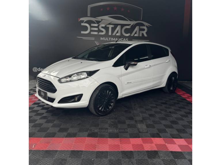 FORD - FIESTA - 2017/2017 - Branca - R$ 54.900,00