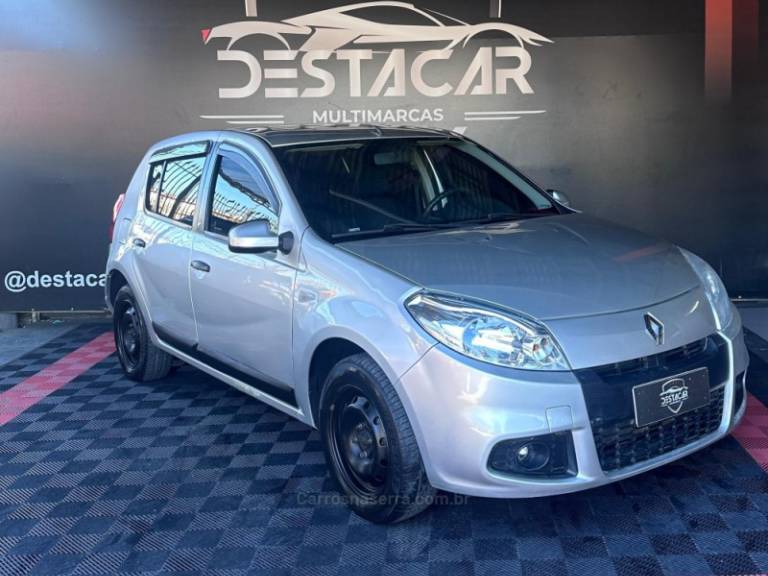 RENAULT - SANDERO - 2013/2013 - Prata - R$ 35.900,00